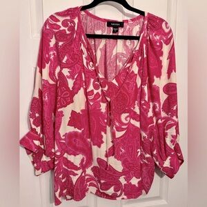 Gorgeous Karen Kane Pink and White Paisley 3/4 Sleeve Tie Front Tunic Size Large